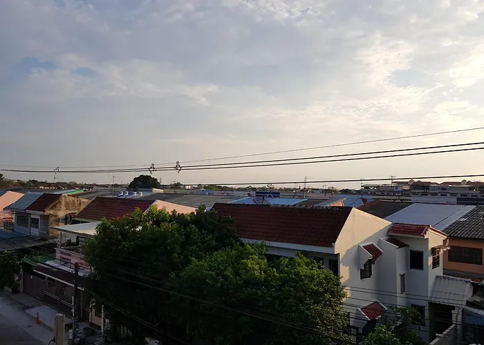 Dramatic Exit - Cozy Loft House Near Suvarnabhumi Airport Holiday home *