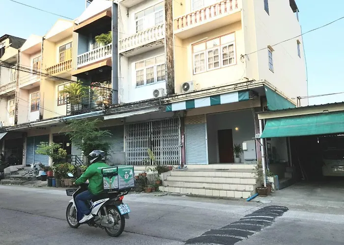 Dramatic Exit - Cozy Loft House Near Suvarnabhumi Airport Holiday home Bangkok