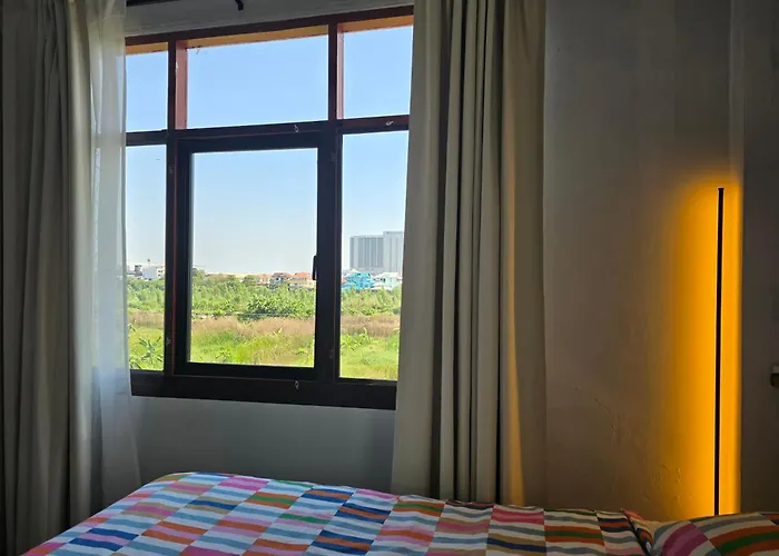 Dramatic Exit - Cozy Loft House Near Suvarnabhumi Airport בנגקוק