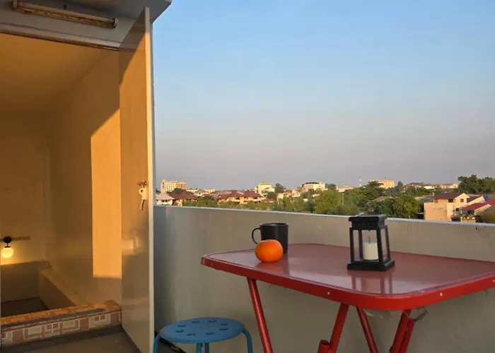 Dramatic Exit - Cozy Loft House Near Suvarnabhumi Airport Holiday home Bangkok