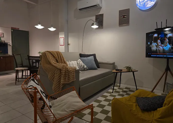Dramatic Exit - Cozy Loft House Near Suvarnabhumi Airport *